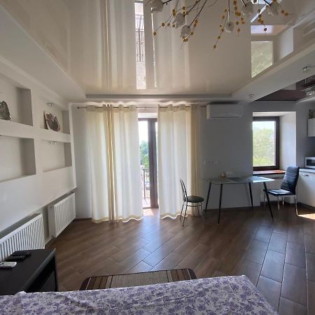 1-Room Studio Center Tscherkassy Exterior foto