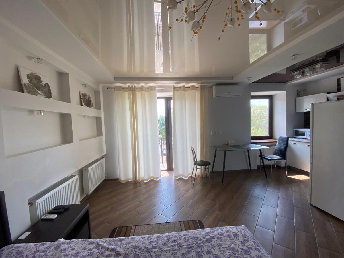 1-Room Studio Center Tscherkassy Exterior foto
